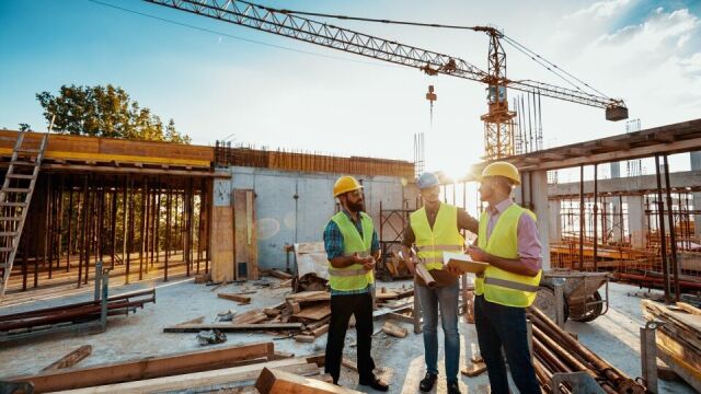 Wymagane procedury i dokumentacja dotycząca bezpieczeństwa na placu budowy