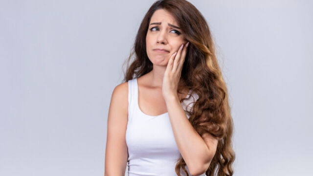 Dlaczego warto dbać o higienę jamy ustnej, aby uniknąć bardzo silnego bólu zęba?