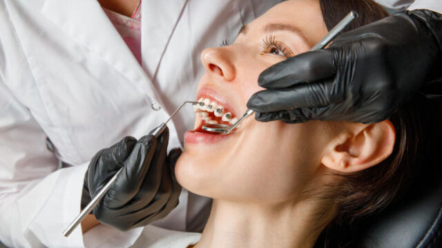 Jakie korzyści wynikają ze zdrowych zębów i jak uniknąć problemów z nimi związanymi?
